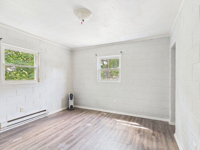 Building Photo - 923 N 20th St
