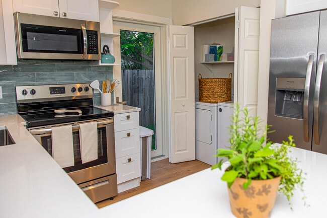 Building Photo - 1433 NE 23rd St