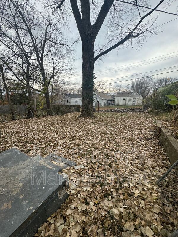 Building Photo - 1817 E 82nd St