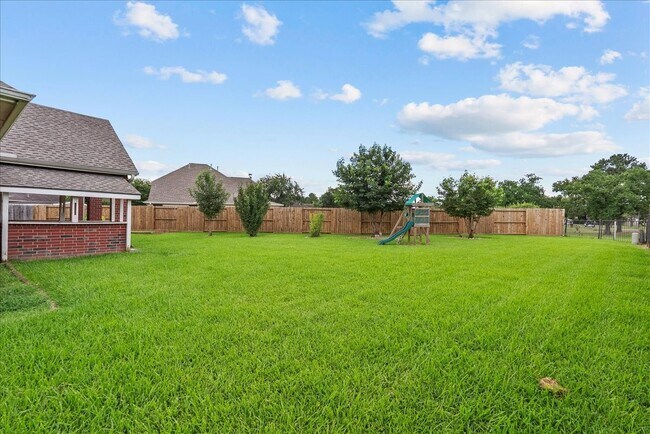 Building Photo - 2758 Laguna Pointe Dr