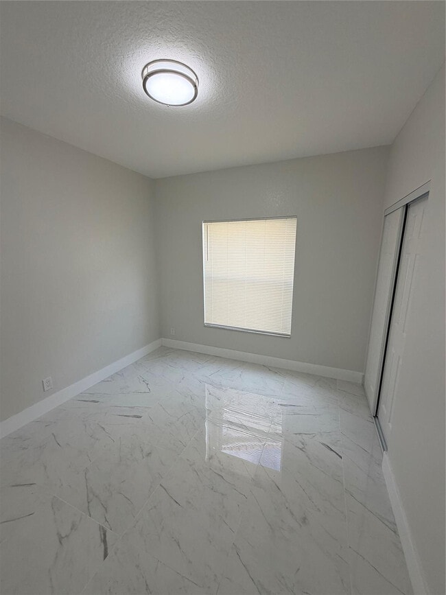 Building Photo - 5473 NW 90th Ave