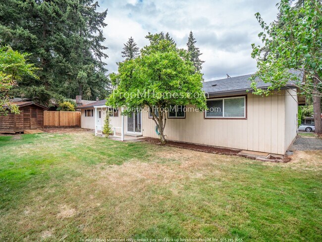 Building Photo - Charming Three Bedroom Ranch In Oak Grove w/ Lawn Care Included!
