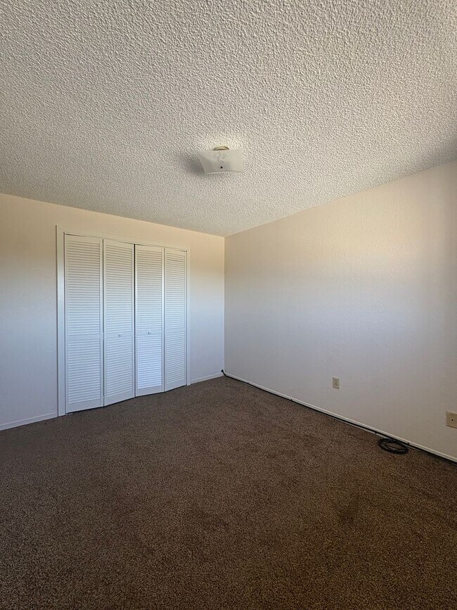 Building Photo - 2702 W Modoc Ct