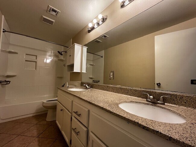 Building Photo - Stylish & Solar-Powered 5-Bed Gem with Vau...