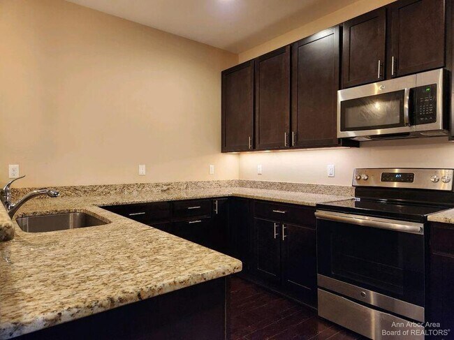 Building Photo - 5643 Arbor Chase Dr