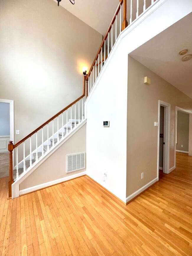 Building Photo - Spacious 4BR 2.5BA Home in Adams Farm with...