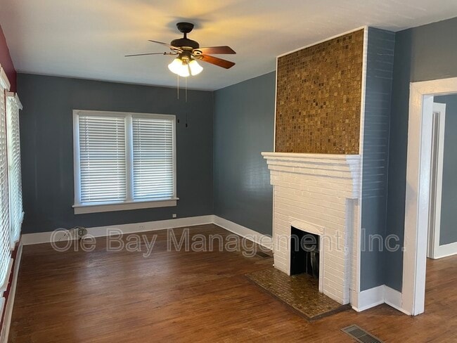 Building Photo - 2153 Dauphin St