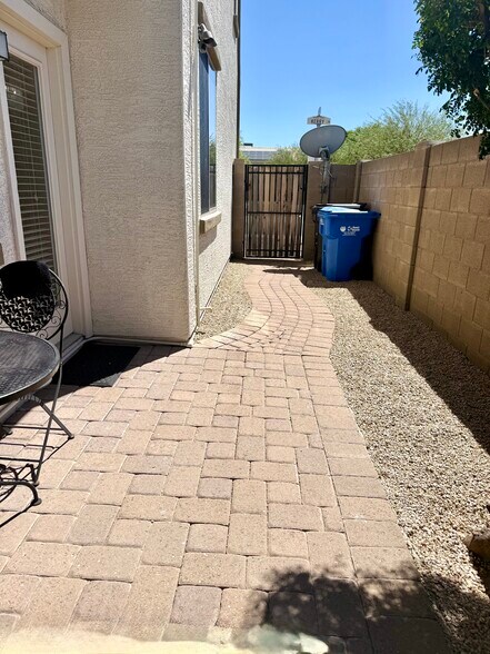 SIDE PATIO - 3708 E Kerry Ln
