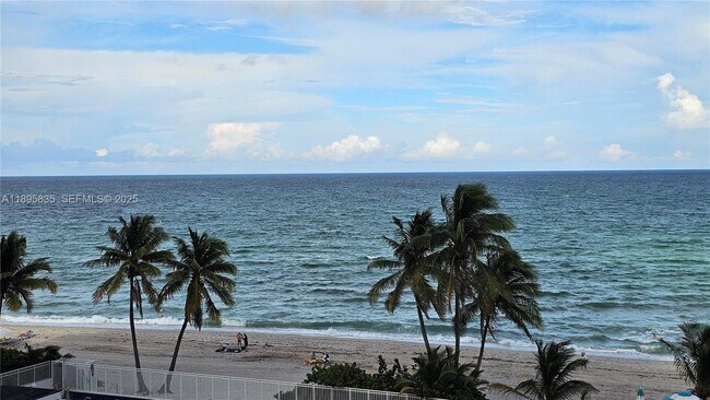 Building Photo - 3140 S Ocean Dr