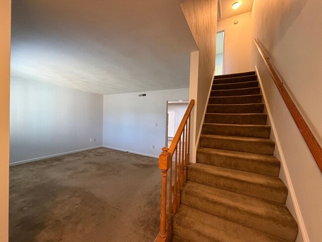 Building Photo - Roanoke Duplex