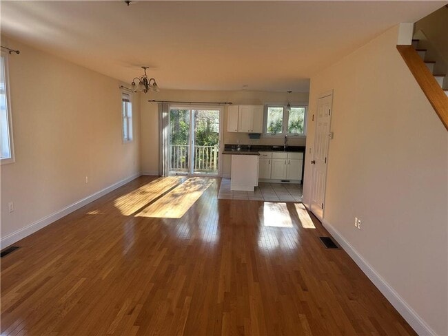 Building Photo - 32 Seafare Ln