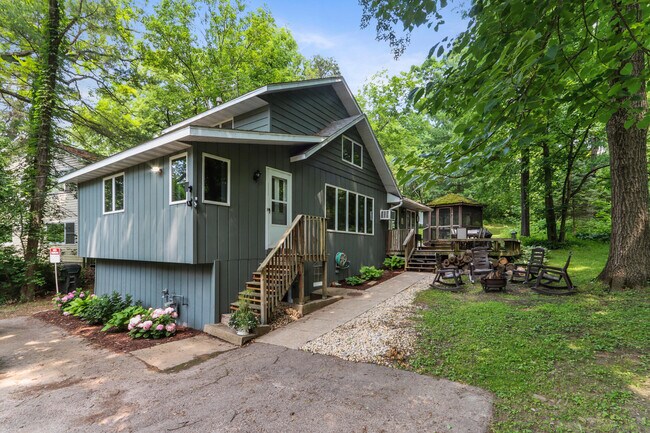 Primary Photo - 1770 E Lake Shore Dr