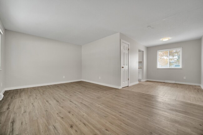 Building Photo - 30030 Vineyard Rd