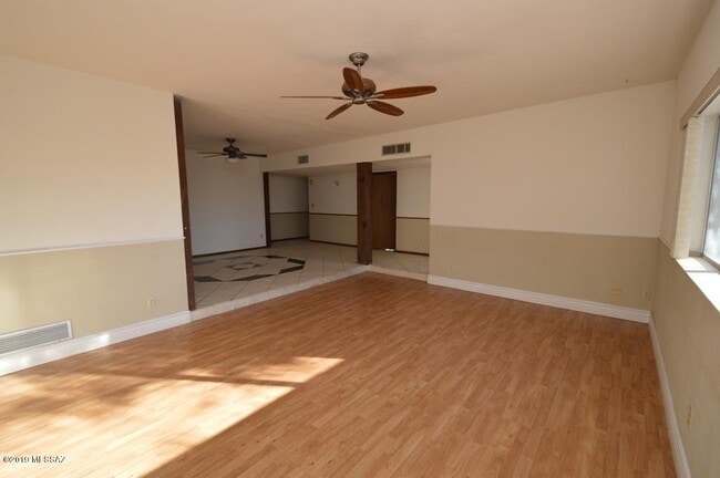 Building Photo - 5050 N Hillcrest Dr