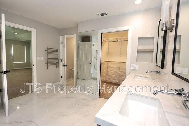 Building Photo - 2696 Prestwick Dr