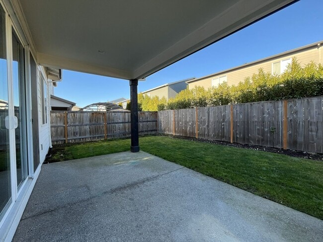 Building Photo - Expansive 2020 Forest Grove Home with 4 Bedrooms, Loft, Modern Kitchen & Covered Patio