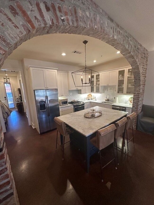 Building Photo - 3BR/3BA For Rent