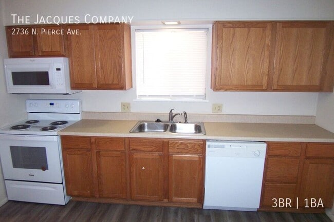 Building Photo - 2736 N Pierce Ave