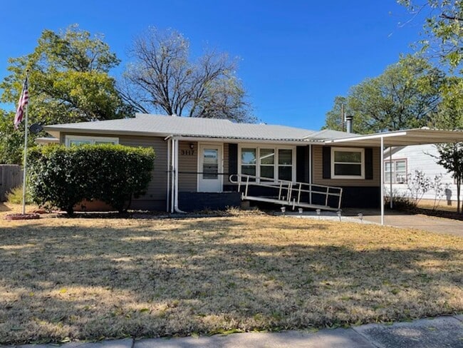Primary Photo - 3117 Fulton St