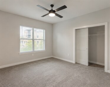 Building Photo - 805 Elm St