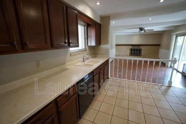 Building Photo - 7637 S Datura Cir W