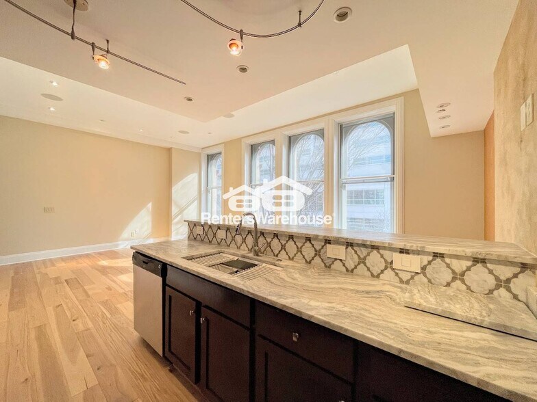 Building Photo - 219 Granby St