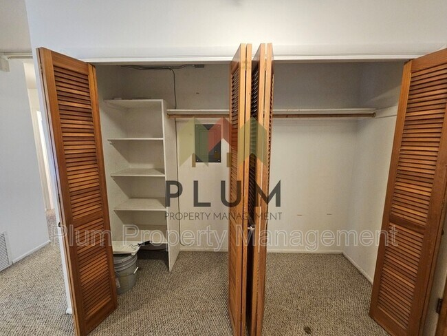 Building Photo - 1547 S Higgins Ave