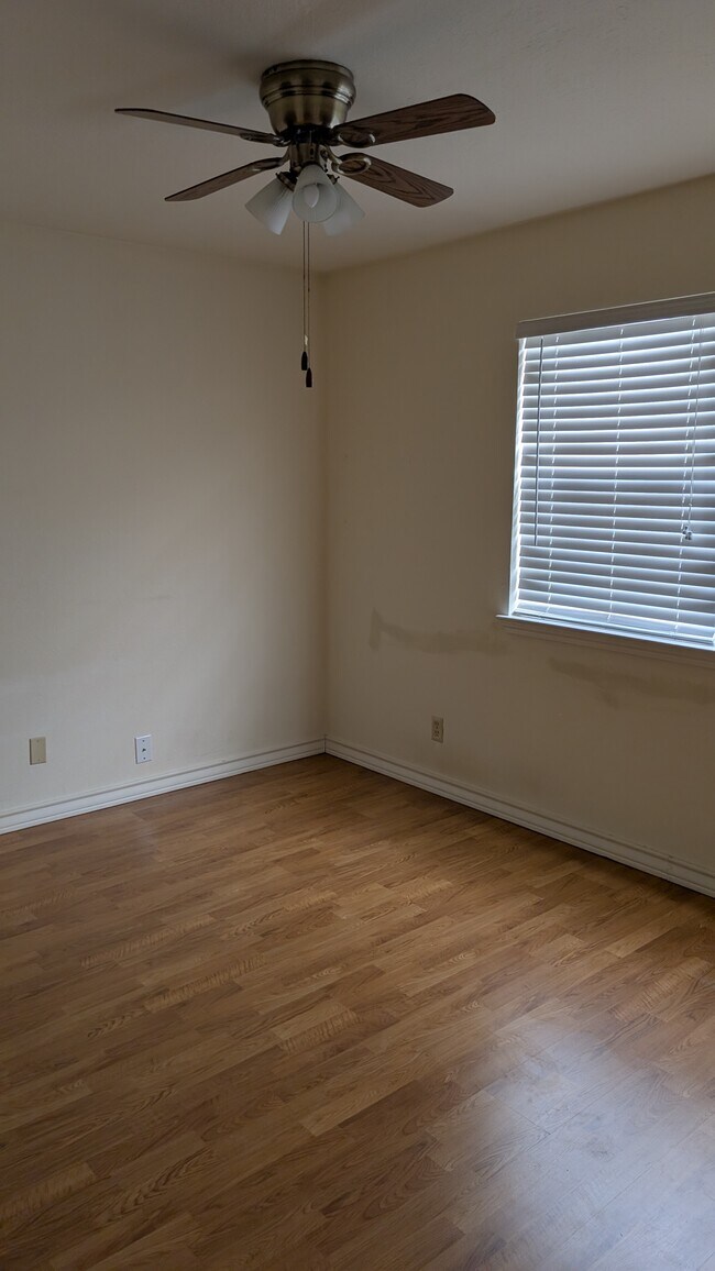 Building Photo - 6220 Bentwood Trl