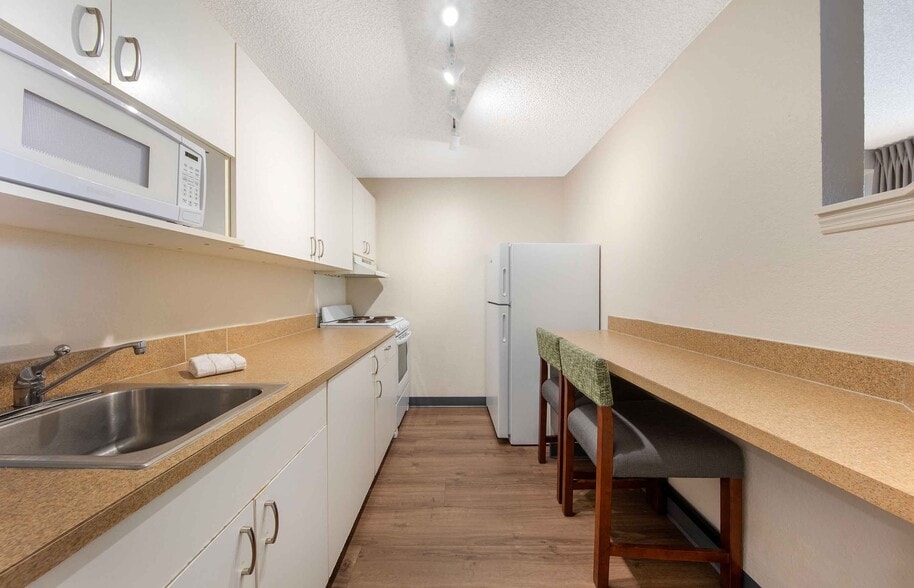 Building Photo - Furnished Studio-Fort Lauderdale - Cypress Creek - NW 6th Way