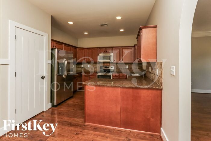 Building Photo - 5541 Timber Leaf Trail