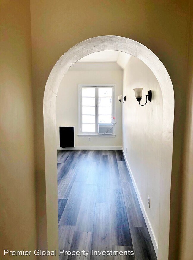 Building Photo - 2135 Fair Park Ave