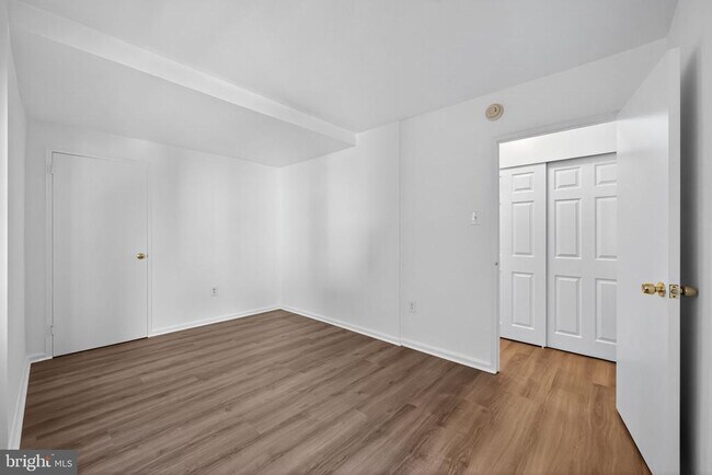 Building Photo - 2101 Chestnut St