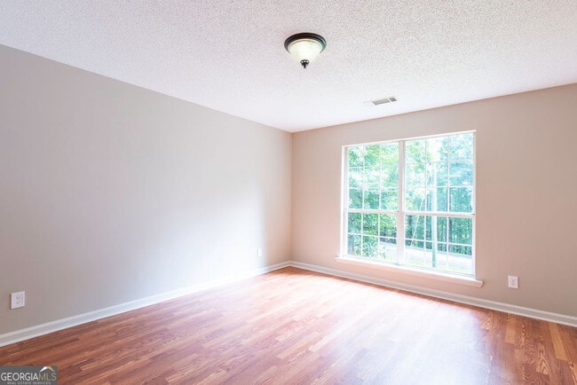 Building Photo - 2506 Venture Cir