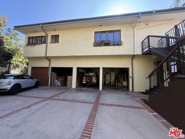 Building Photo - 1926 Hillcrest Rd