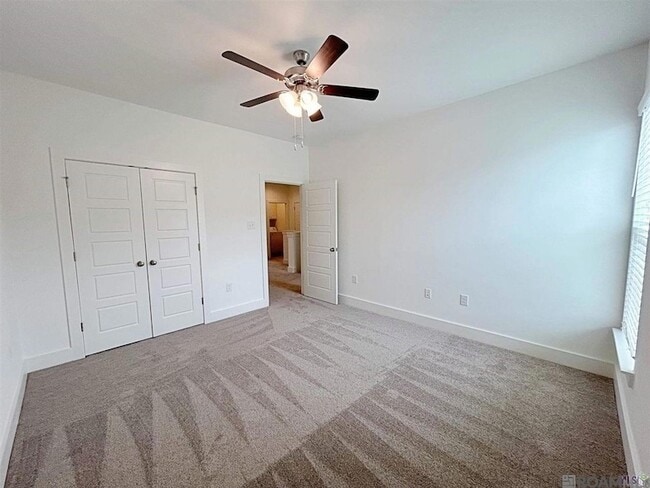 Building Photo - 608 Lake Shelf Dr