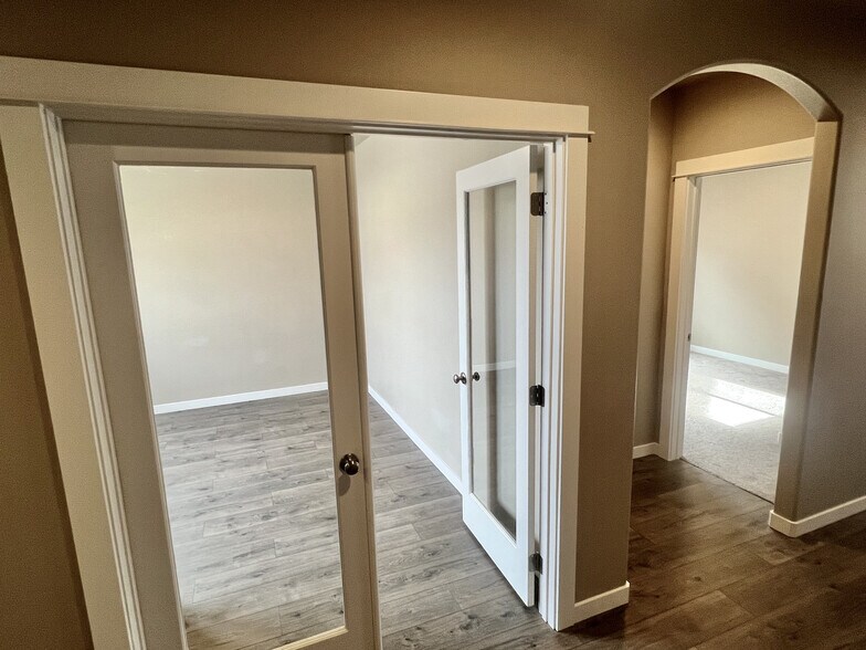 Building Photo - 2395 Chelan St