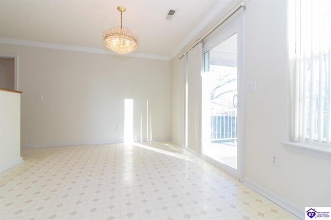 Building Photo - 318 Emmaus Cir
