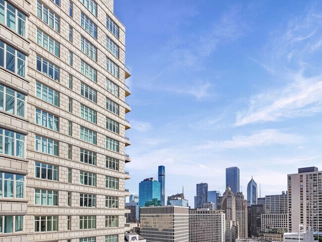 Building Photo - 118 E Erie St