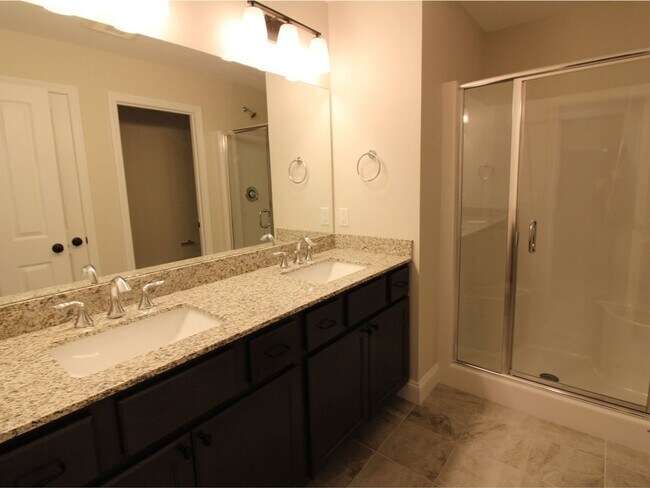 Building Photo - 4BD/3.5BA S. Burlington Townhome - Hillside at O'Brien Farm