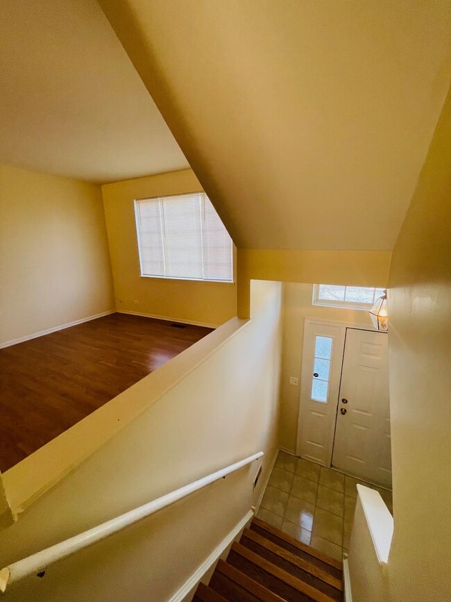 Building Photo - Daybreak- Ogden Pointe 2BR 2.5BA + Bonus R...