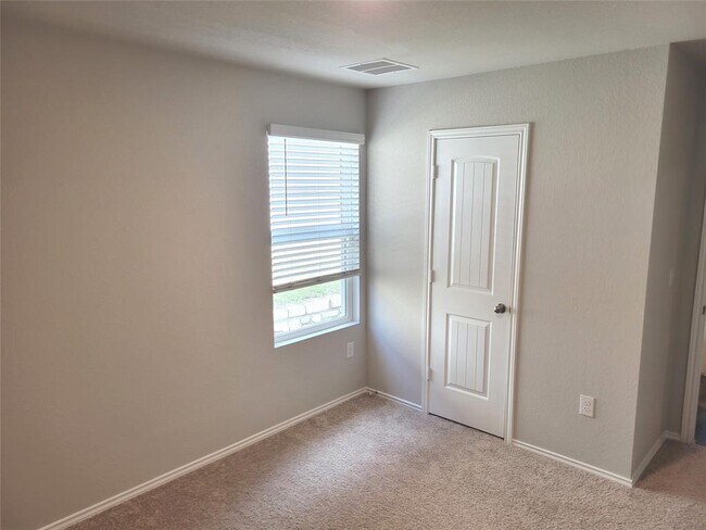 Building Photo - 6012 Brocade Dr