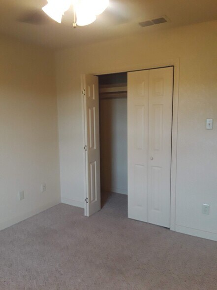 Building Photo - 1800 County Road 4817