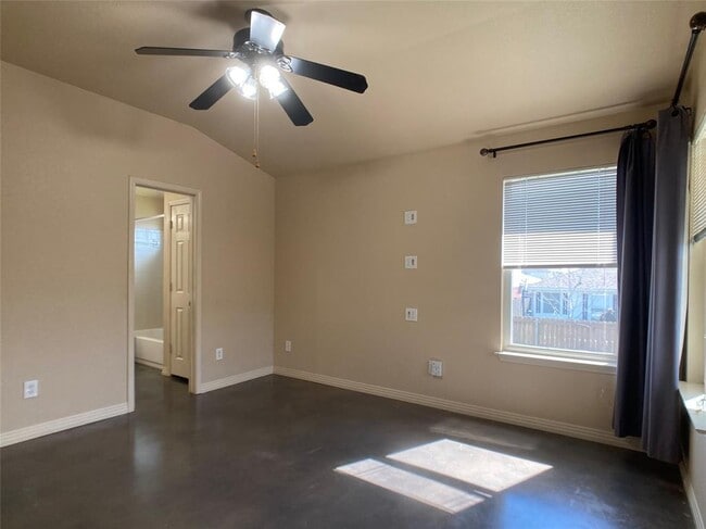 Building Photo - 1009 Grey Castle Dr