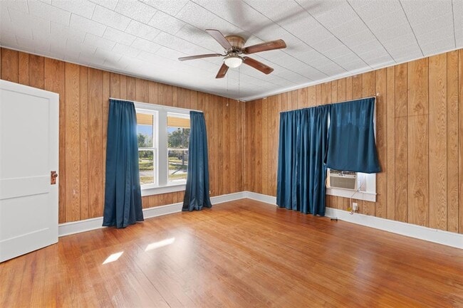 Building Photo - 408 S Gabriel St