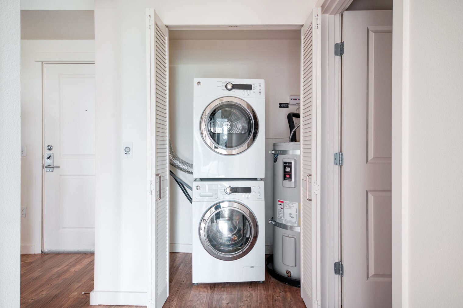 Building Photo - 10410 NE 2nd St