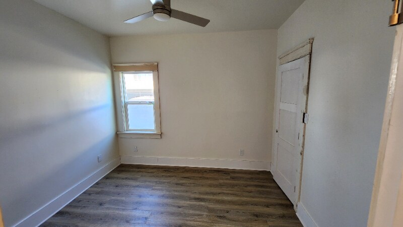 Building Photo - 3536 W 60th St
