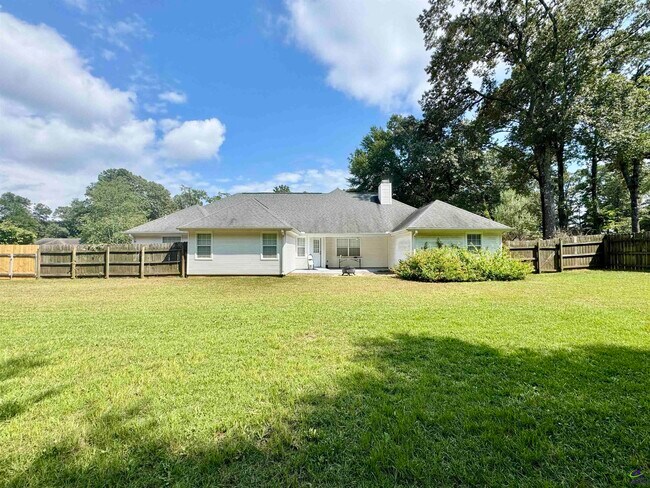 Building Photo - 1127 Alderly Ln