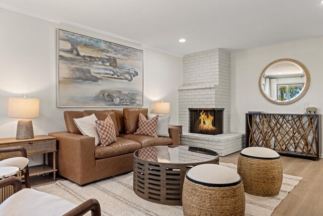 Building Photo - 1571 David Ave