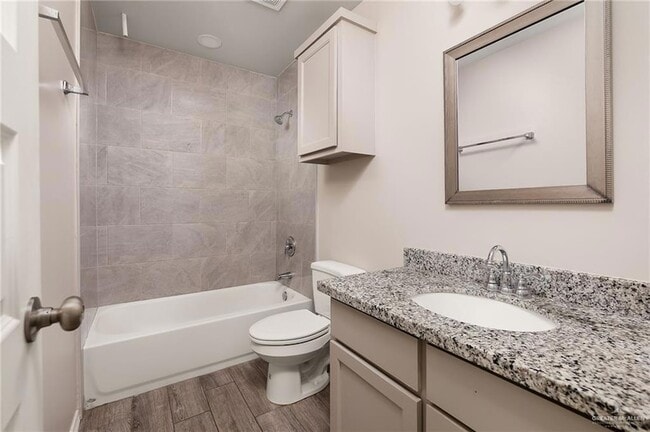 Building Photo - 1105 W Kennedy St