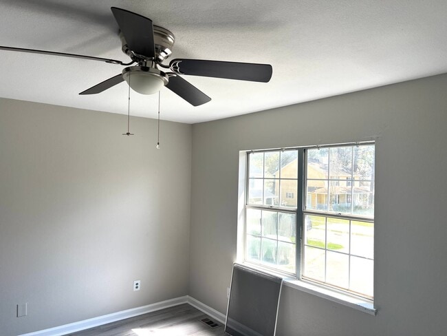 Building Photo - Available Now! Two-bedroom Duplex in Socas...